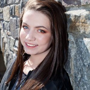 Meet your Posher, Kayli